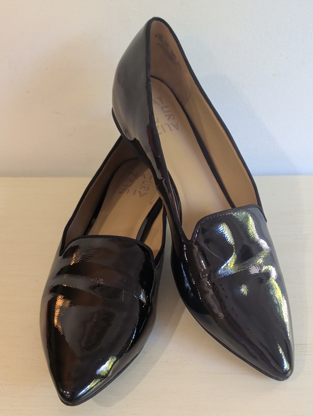 Naturalizer Women's Black Patent Pointed Flats Loafers Size 8.5